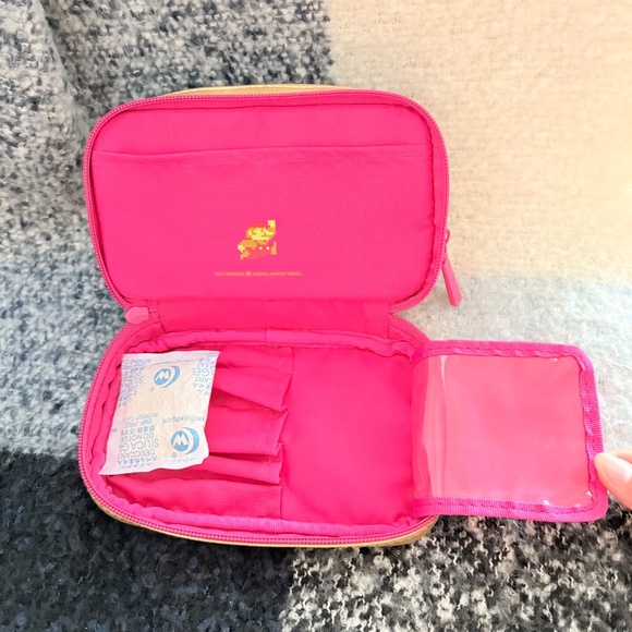 Super Mario Bros - Travel Pouch, Make Up Bag - Picture 7 of 8